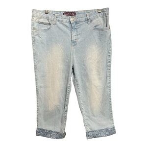 Gloria Vanderbilt Light Wash Blue Denim Bling Capris 12